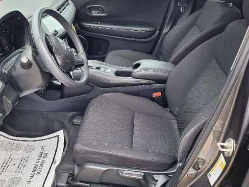Used 2018 Honda HR-V EX image 9