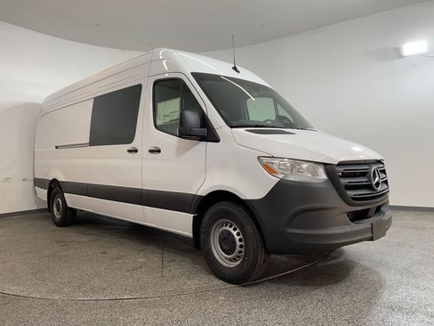 New 2025 Mercedes-Benz Sprinter 2500 image 5