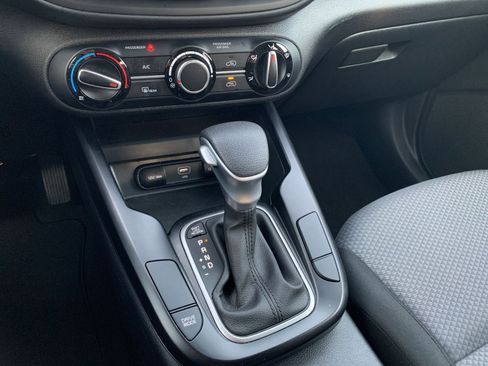 Used 2025 Kia Soul LX w/ LX Technology Package image 39