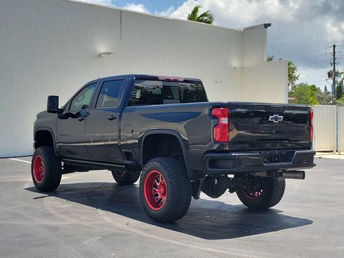 Used 2022 Chevrolet Silverado 2500 LTZ w/ LTZ Plus Package AWD/4WD image 7