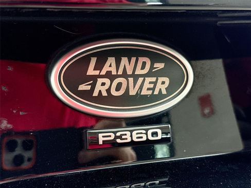 Used 2023 Land Rover Discovery Metropolitan Edition AWD/4WD image 42