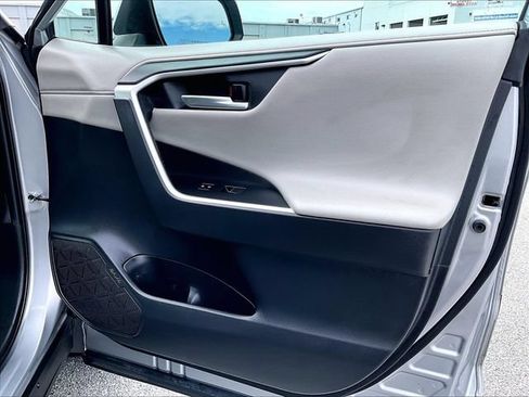 Used 2019 Toyota RAV4 Limited w/ Carpet Mat Package AWD/4WD image 12