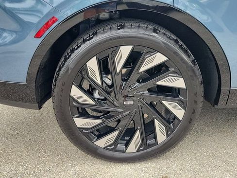 Certified 2026 Lincoln Nautilus Reserve w/ Jet Appearance Package AWD/4WD image 10