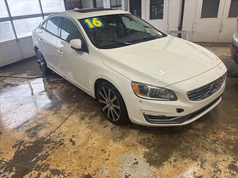 Used 2016 Volvo S60 T5 Inscription Platinum w/ Climate Package image 1
