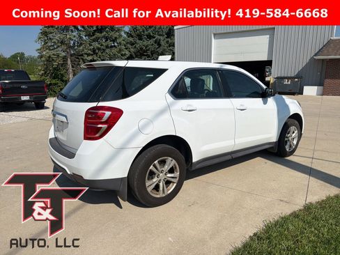 Used 2017 Chevrolet Equinox LS FWD image 2