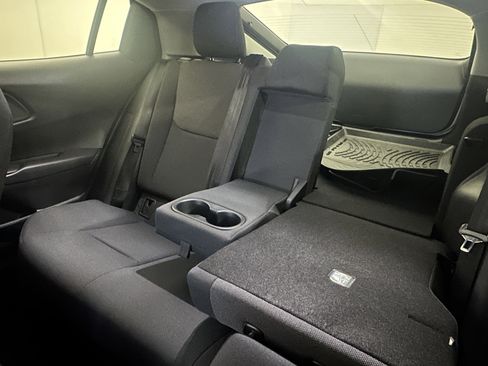 Used 2025 Toyota Prius Plug-In Hybrid image 19