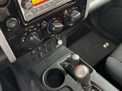 Used 2014 Toyota FJ Cruiser 4WD w/ Upgrade Package image 21
