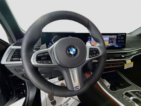 New 2026 BMW X5 xDrive40i w/ M Sport Package AWD/4WD image 11