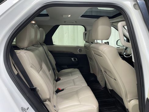 Used 2018 Land Rover Discovery HSE AWD/4WD image 31