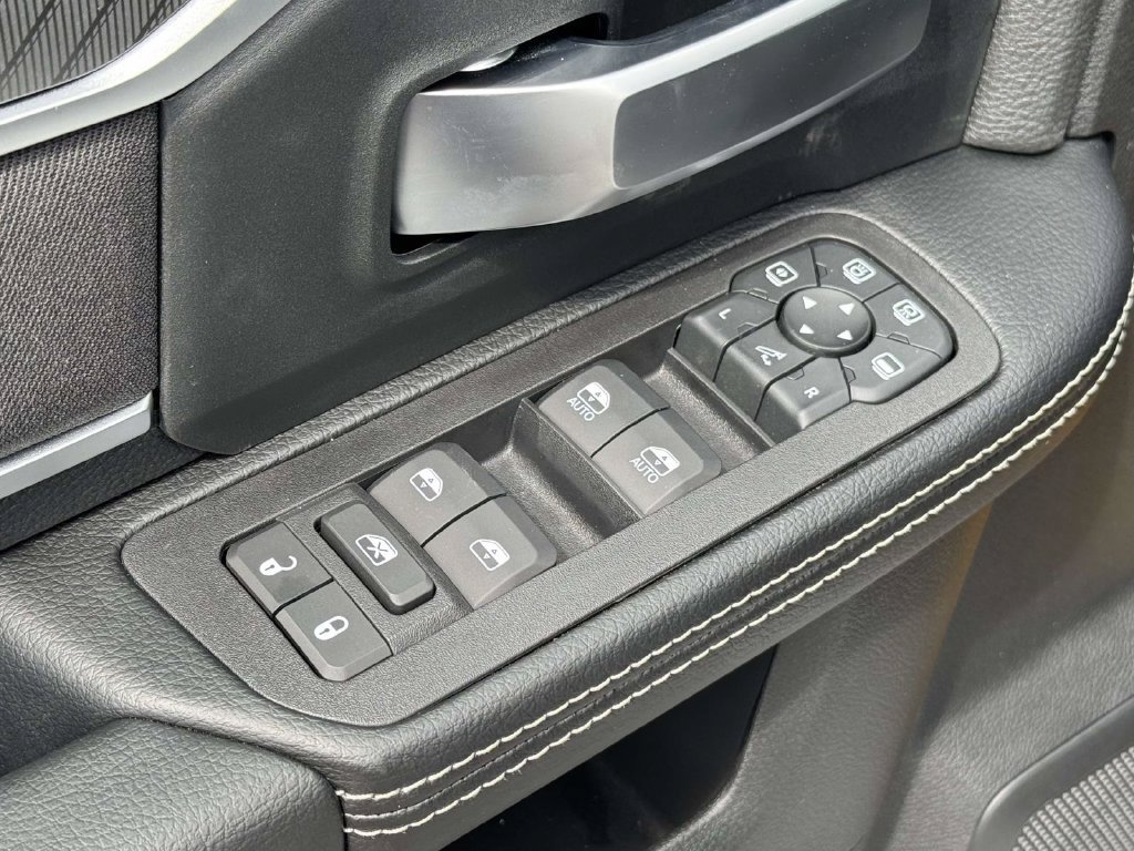 New 2026 RAM 3500 Big Horn AWD/4WD image 27