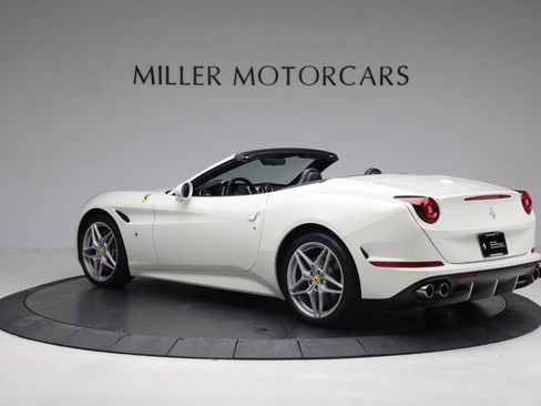Certified 2017 Ferrari California T image 5