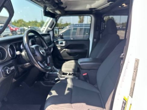 Used 2021 Jeep Gladiator Mojave AWD/4WD image 13