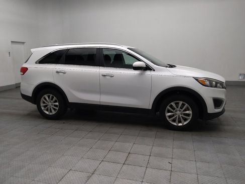 Used 2018 Kia Sorento LX image 11