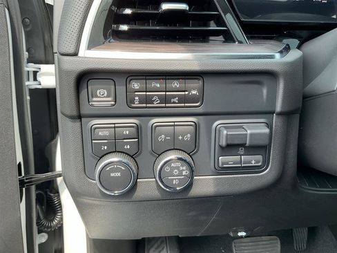 New 2025 Chevrolet Suburban Premier w/ Sun And Tow Package image 23