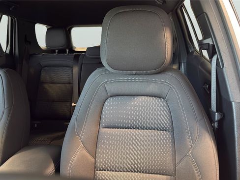 Used 2025 Chevrolet Equinox LT FWD image 24