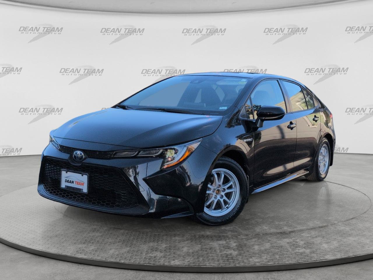 Used 2020 Toyota Corolla LE FWD image 3