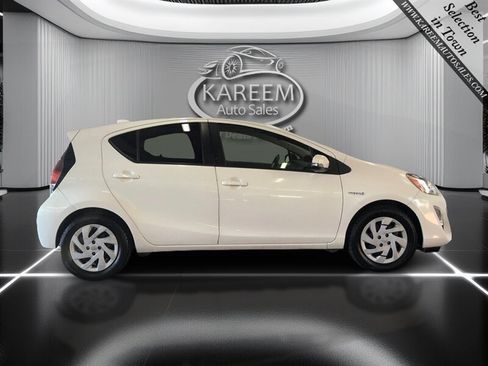 Used 2015 Toyota Prius C Three FWD image 4