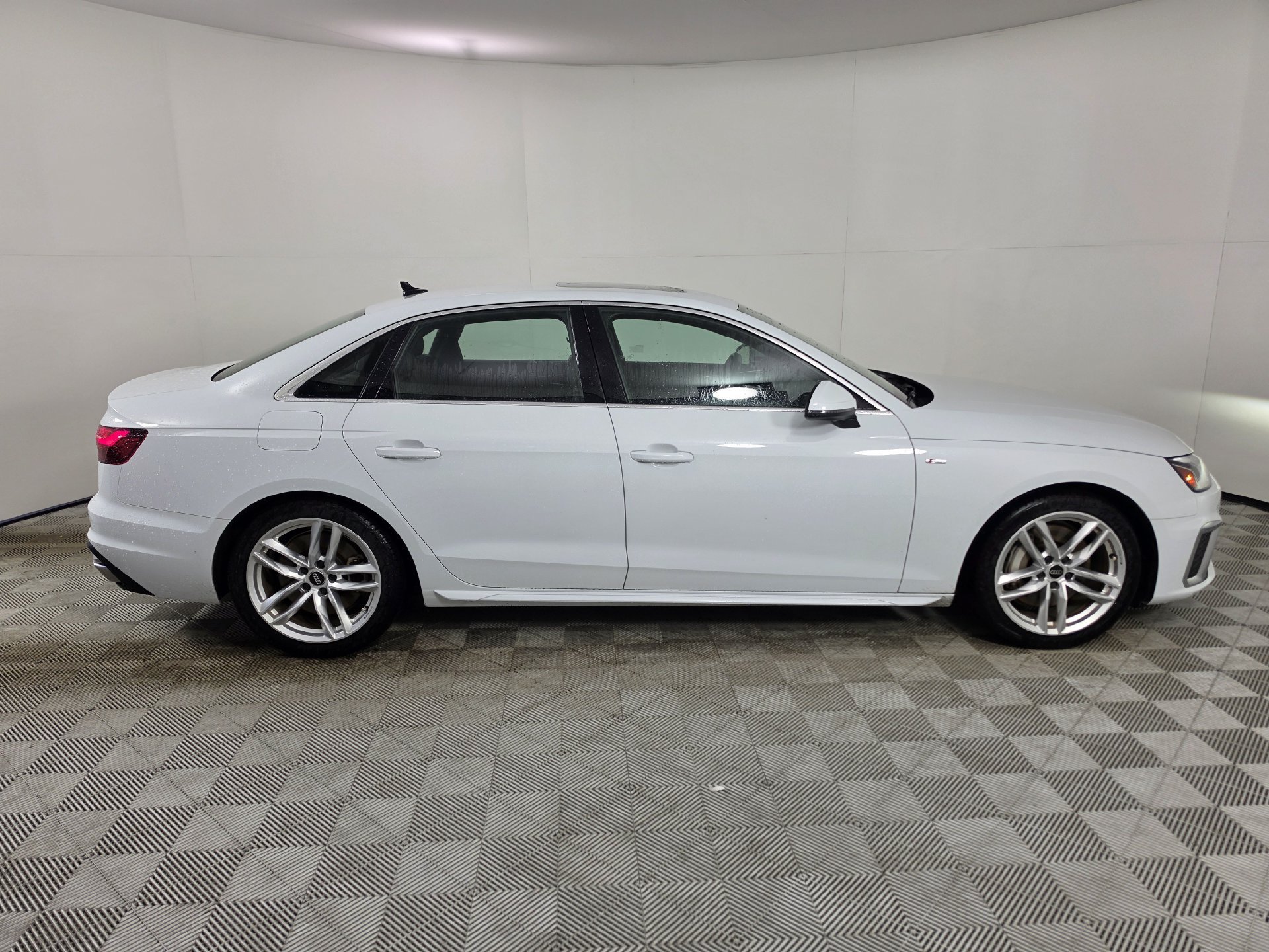 Used 2023 Audi A4 2.0T Premium Plus w/ Premium Plus Package AWD/4WD image 43