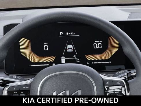 Used 2025 Kia Sorento LX image 21