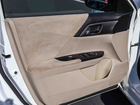 Used 2013 Honda Accord LX image 26