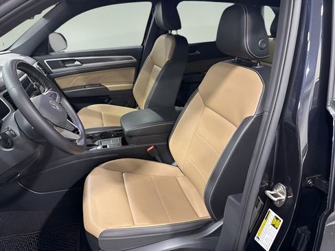 Used 2023 Volkswagen Atlas Cross Sport SE w/ Black Wheel Package image 11