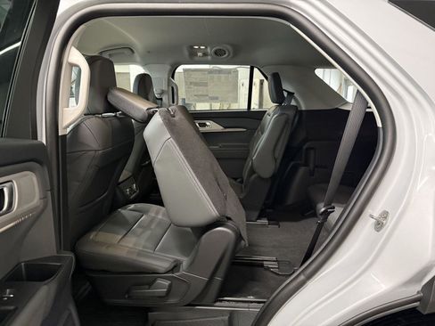 New 2026 Ford Explorer Active image 23