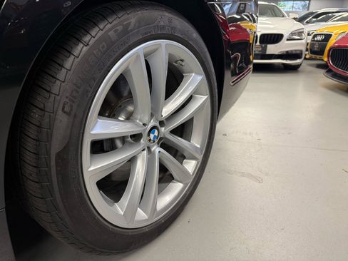 Used 2019 BMW 750i xDrive w/ Executive Package image 14