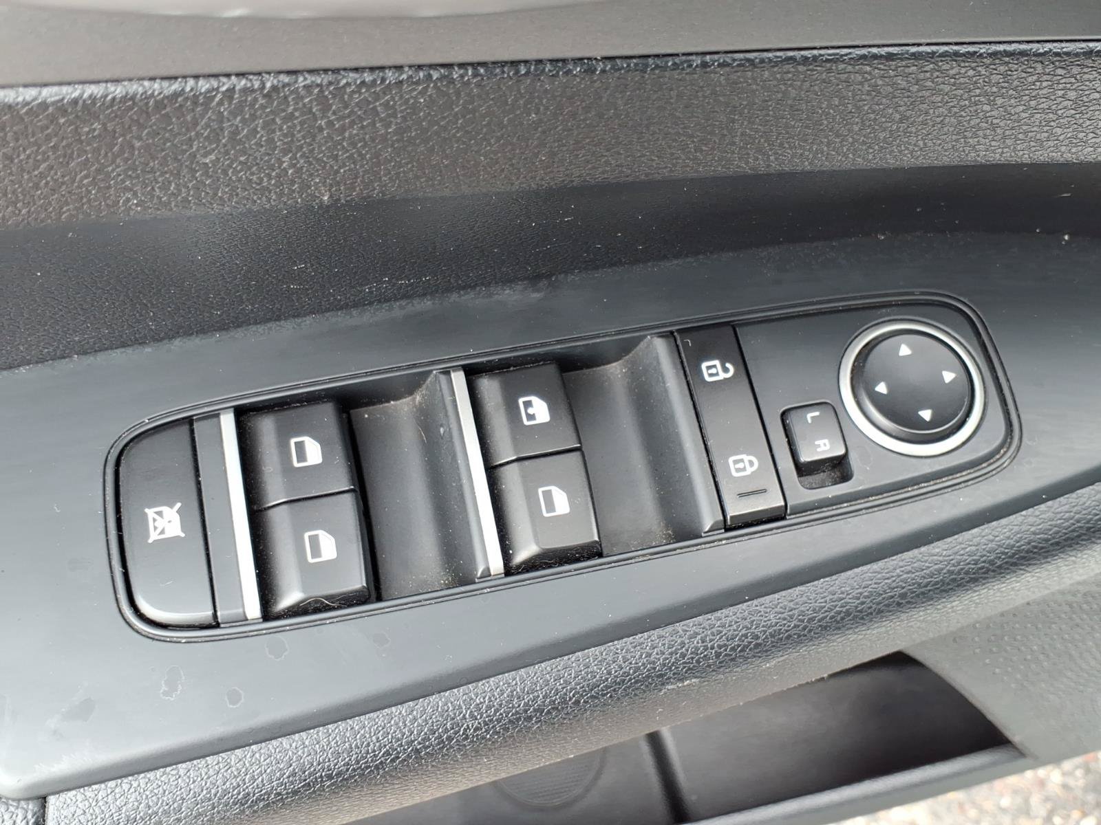 Used 2019 Kia Forte LXS FWD image 19