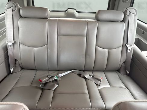 Used 2005 GMC Yukon XL SLT w/ SLT Preferred Equipment Group RWD image 13