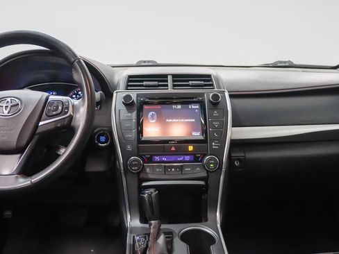 Used 2017 Toyota Camry XSE image 19