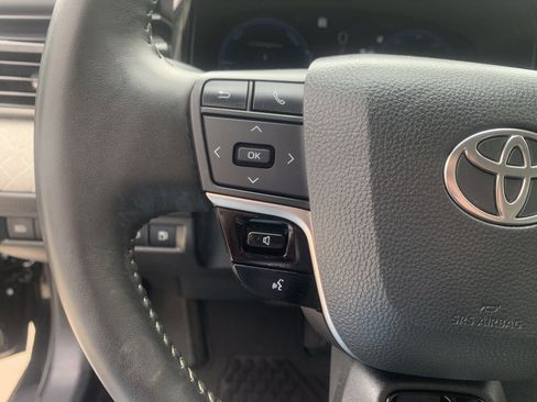 Used 2025 Toyota Camry XLE image 15