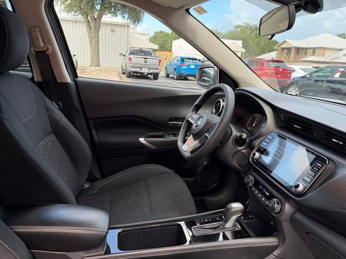Used 2021 Nissan Kicks SV FWD image 29