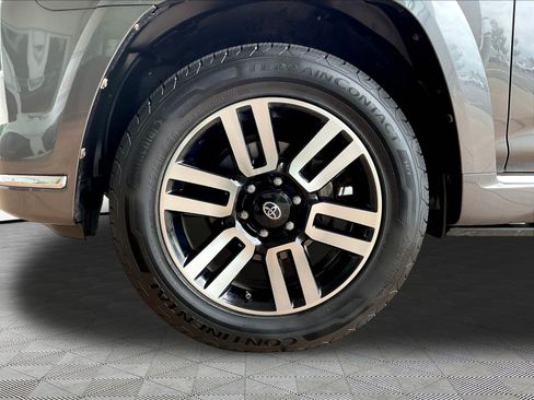 Used 2020 Toyota 4Runner Limited AWD/4WD image 32