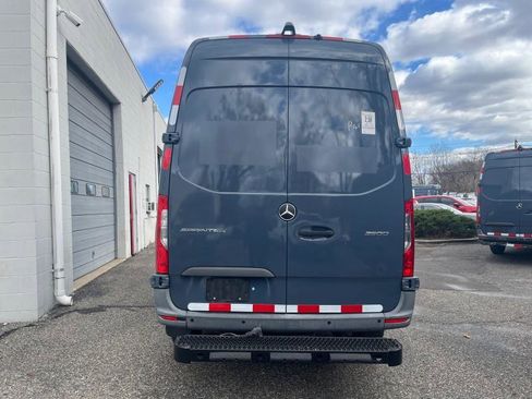 Used 2019 Mercedes-Benz Sprinter 144 image 5