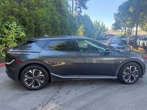 Certified 2024 Kia EV6 Light AWD/4WD image 2