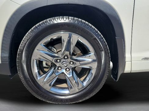 Used 2019 Toyota Highlander Limited Platinum AWD/4WD image 26