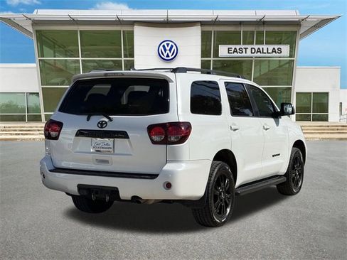 Used 2022 Toyota Sequoia TRD Sport image 4