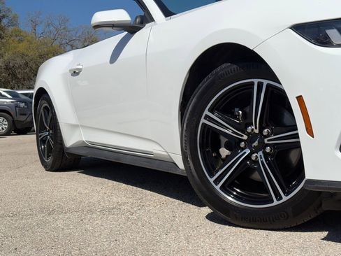 Used 2025 Ford Mustang Premium image 2