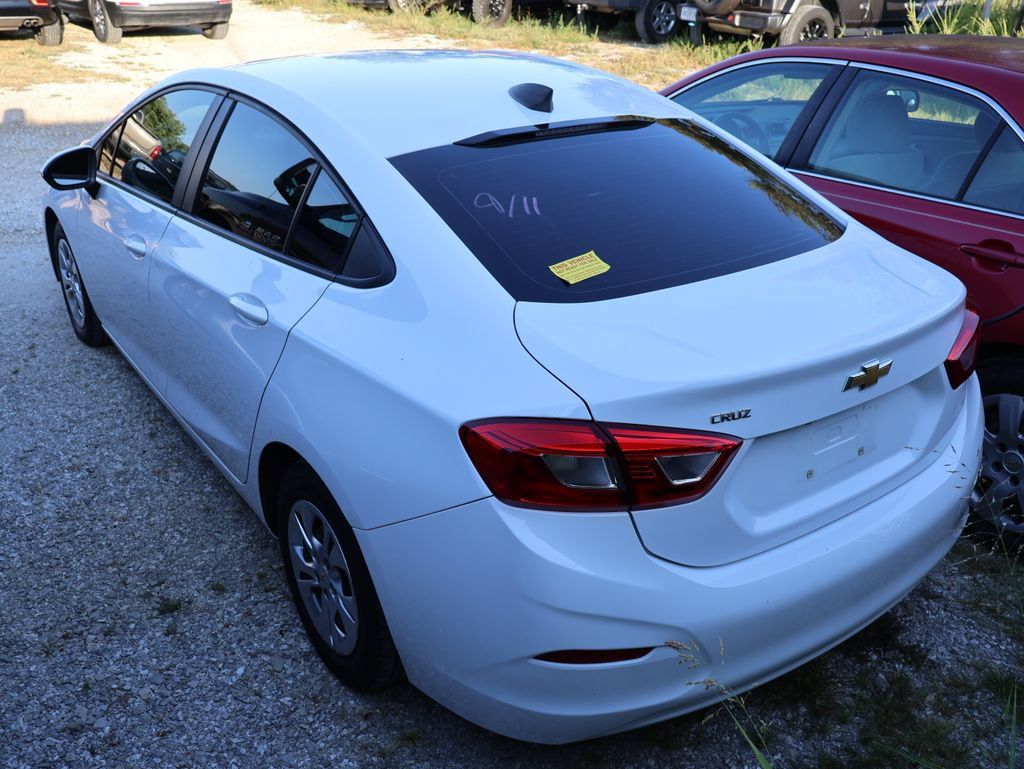 Used 2019 Chevrolet Cruze Sedan FWD image 21