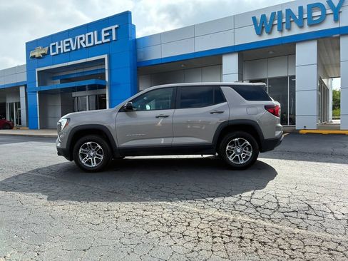 Used 2026 GMC Terrain Elevation FWD image 2
