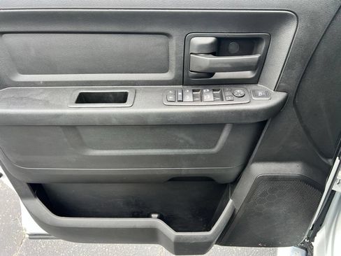 Used 2024 RAM 3500 Tradesman w/ Chrome Appearance Group AWD/4WD image 16