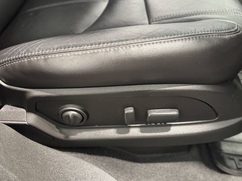 Used 2017 Chevrolet Traverse LT AWD/4WD image 20