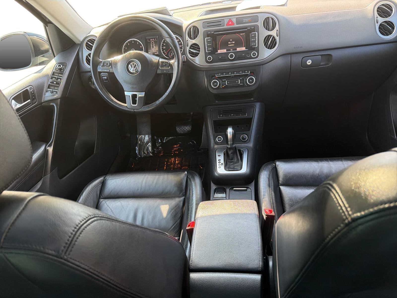 Used 2011 Volkswagen Tiguan SEL AWD/4WD image 10