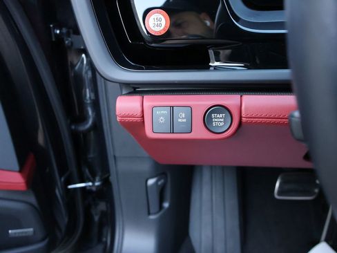 Used 2025 Porsche Panamera GTS image 39