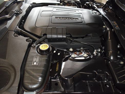 Used 2013 Jaguar XK Convertible image 33