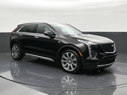 Certified 2023 Cadillac XT4 Premium Luxury w/ Driver Assist Package FWD image 7