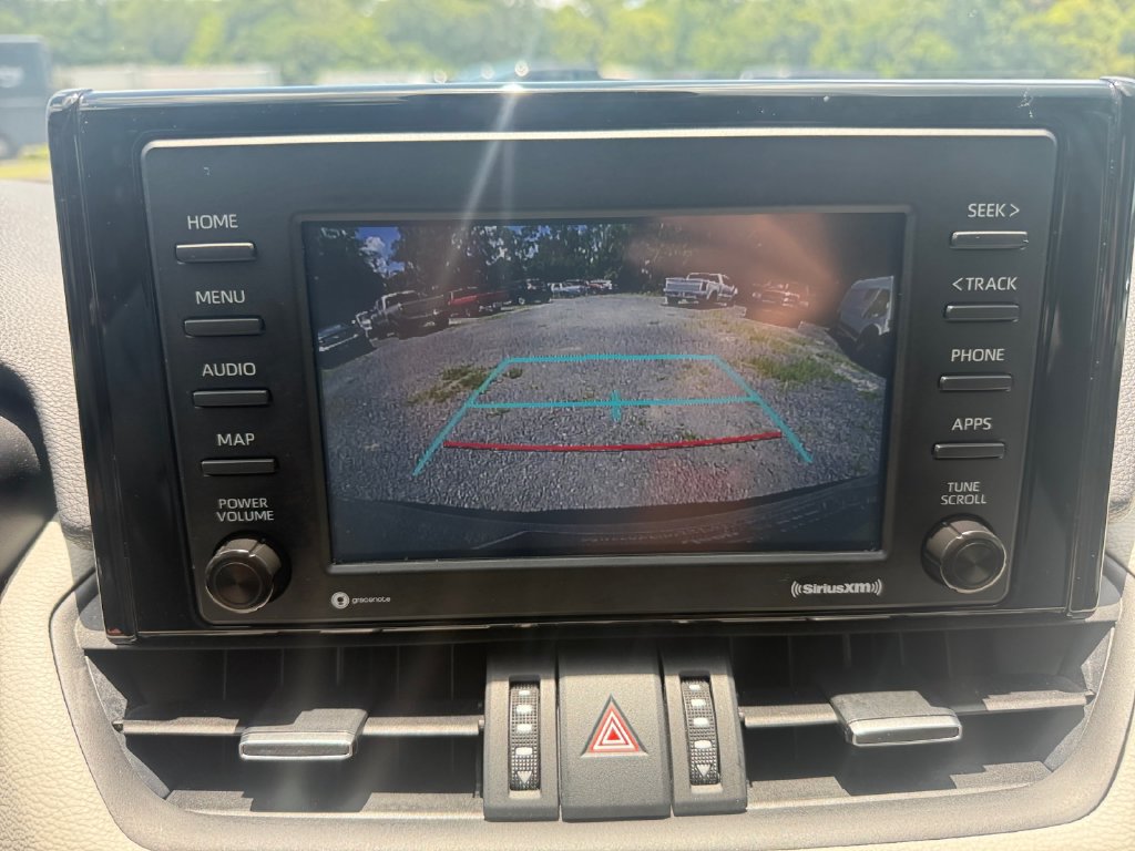 Used 2022 Toyota RAV4 XLE Premium AWD/4WD image 32