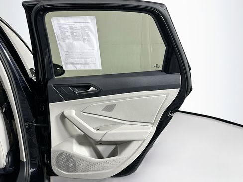 Used 2024 Volkswagen Jetta SE w/ Panoramic Sunroof Package FWD image 30