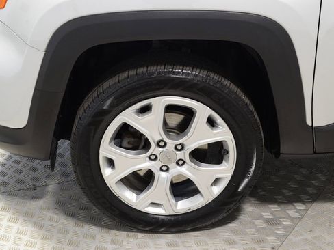 Used 2019 Jeep Renegade Limited w/ UConnect 8.4 Nav Group AWD/4WD image 36