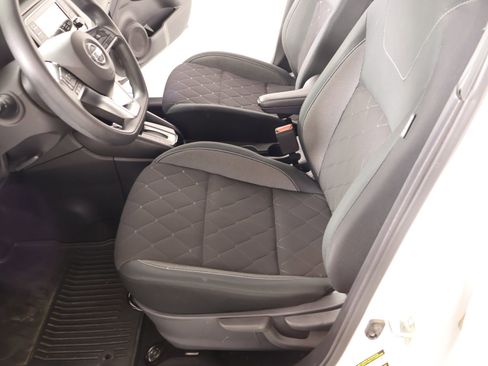 Used 2020 Nissan Kicks S image 10